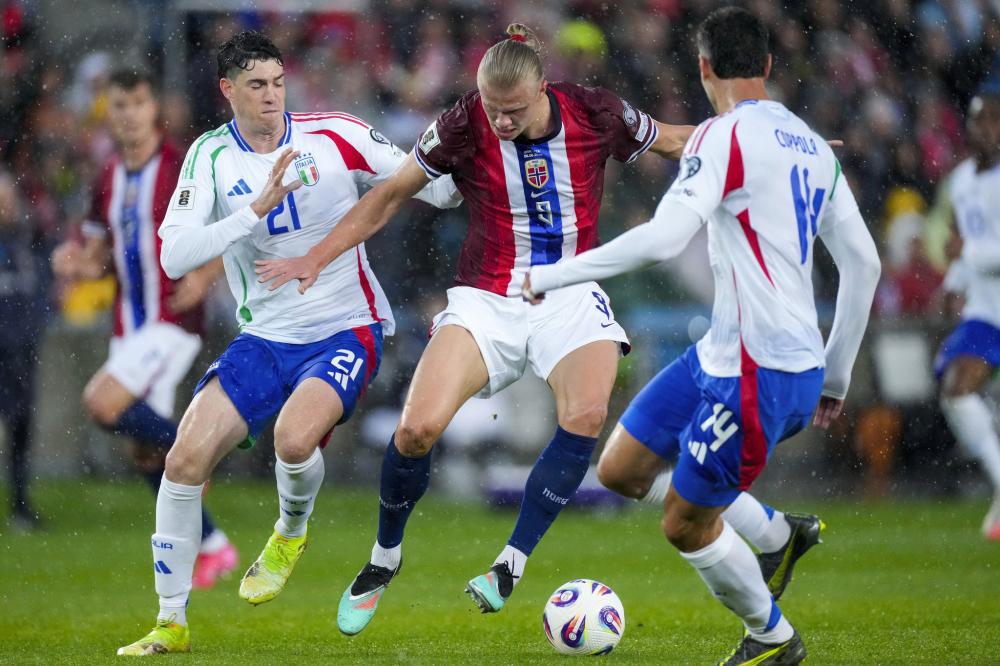 足球意大利名帅重返教练席，引全球媒体关注