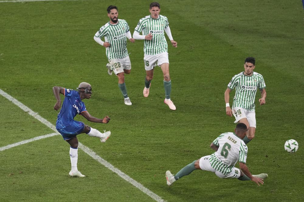 官方：英格兰名哨奥利弗将执法欧冠皇马客战奥林匹亚科斯